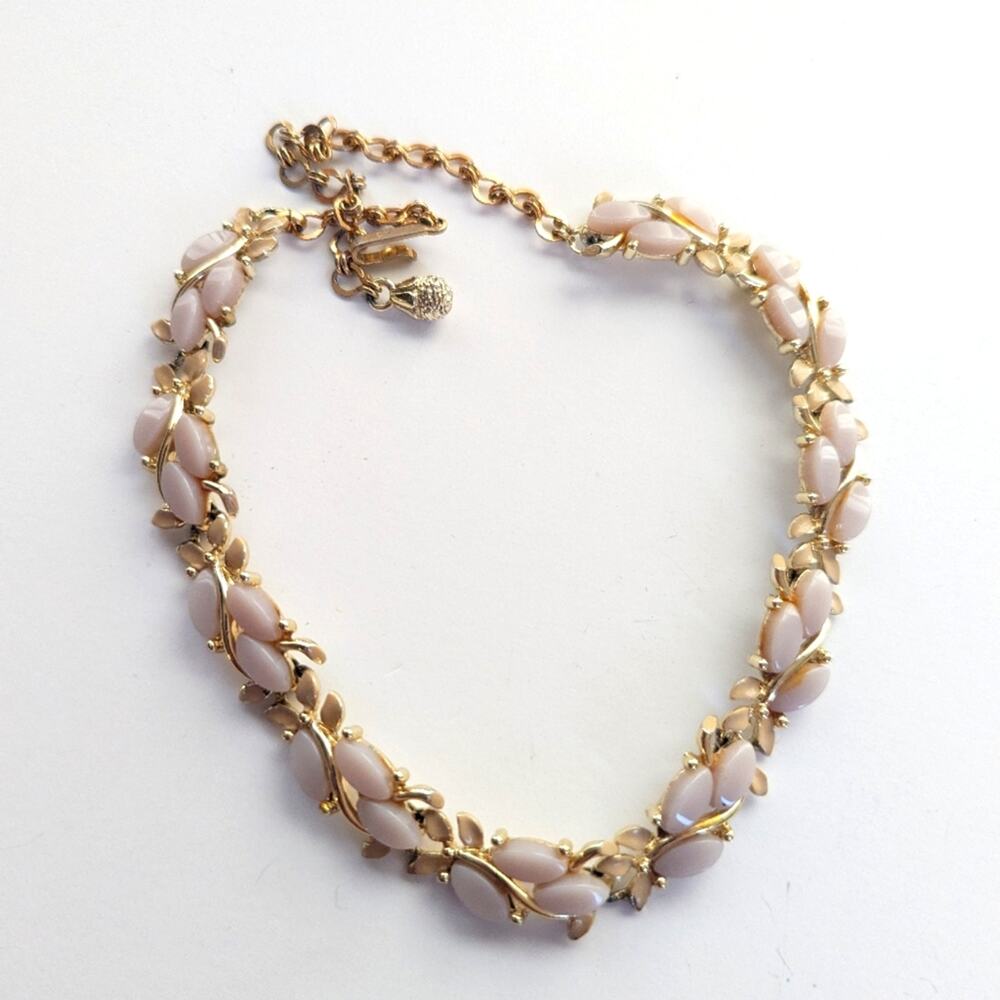 Vintage Charel Gold Tone Delicate Floral Leaf Enamel Acrylic Choker Necklace